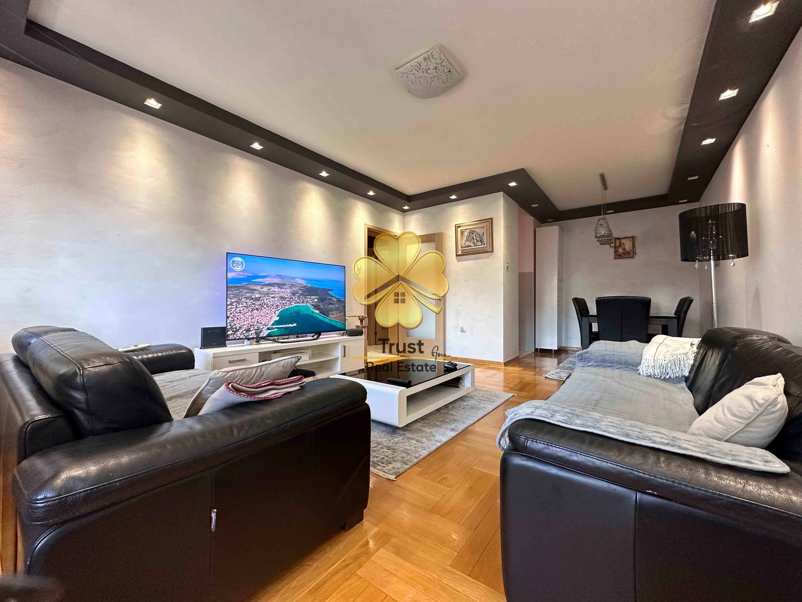 Dvosoban stan, zgrada Maxim, Preko Morace, Podgorica, 80m2